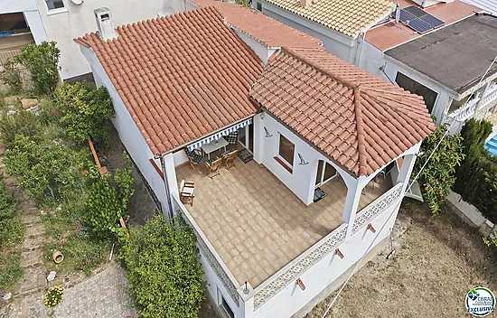 VILLA INDIVIDUELLE AVEC VUE MER, LICENCE TOURISTIQUE ET JARDIN FRUITIER