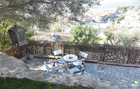 Apartment with tourist license and sea views.