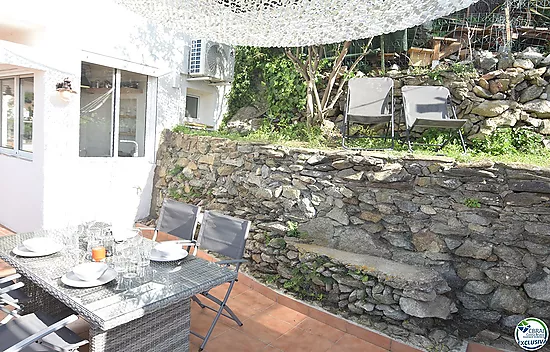 Apartment with tourist license and sea views.
