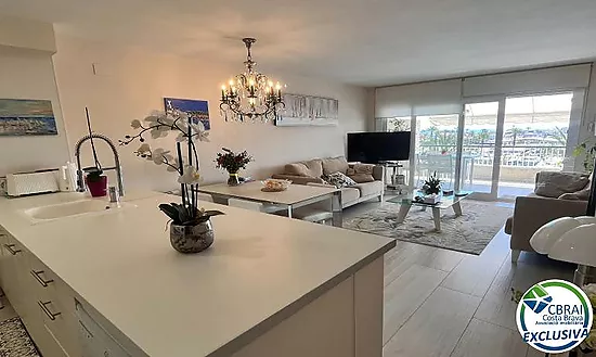 PORT GREC Appartement exclusif rénové avec vue panoramique sur la mer et le canal