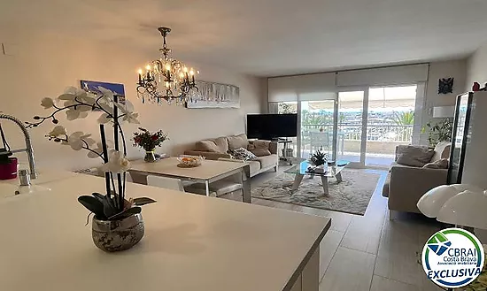 PORT GREC Appartement exclusif rénové avec vue panoramique sur la mer et le canal