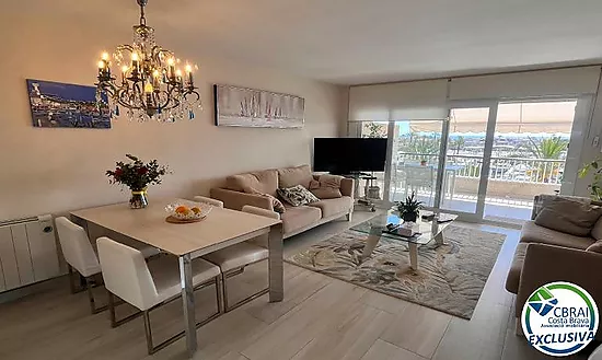PORT GREC Appartement exclusif rénové avec vue panoramique sur la mer et le canal