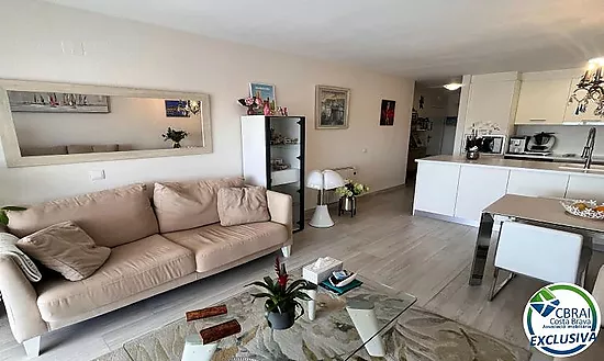 PORT GREC Appartement exclusif rénové avec vue panoramique sur la mer et le canal