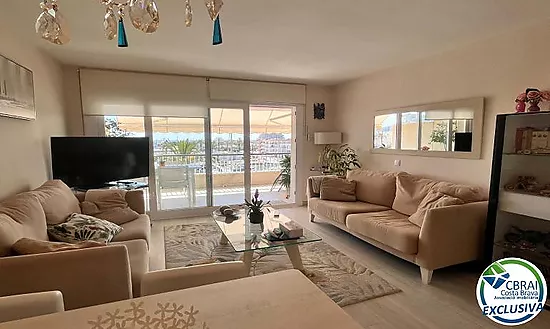 PORT GREC Appartement exclusif rénové avec vue panoramique sur la mer et le canal