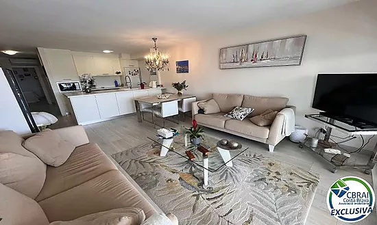 PORT GREC Appartement exclusif rénové avec vue panoramique sur la mer et le canal