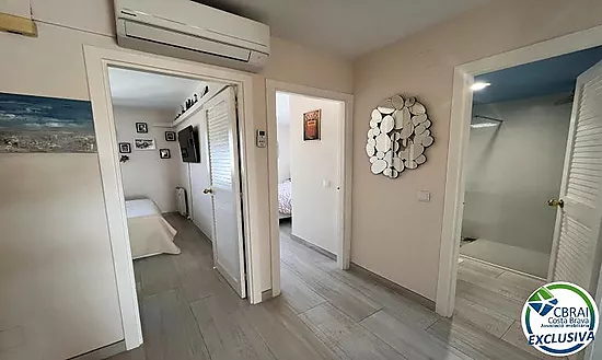 PORT GREC Appartement exclusif rénové avec vue panoramique sur la mer et le canal