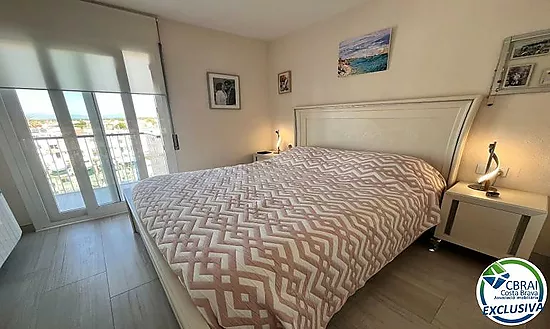 PORT GREC Appartement exclusif rénové avec vue panoramique sur la mer et le canal