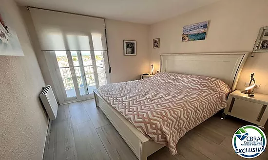 PORT GREC Appartement exclusif rénové avec vue panoramique sur la mer et le canal