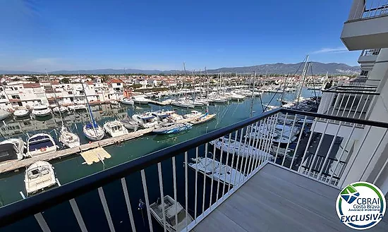 PORT GREC Appartement exclusif rénové avec vue panoramique sur la mer et le canal
