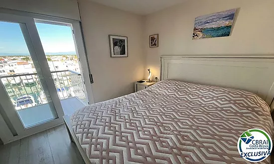 PORT GREC Appartement exclusif rénové avec vue panoramique sur la mer et le canal
