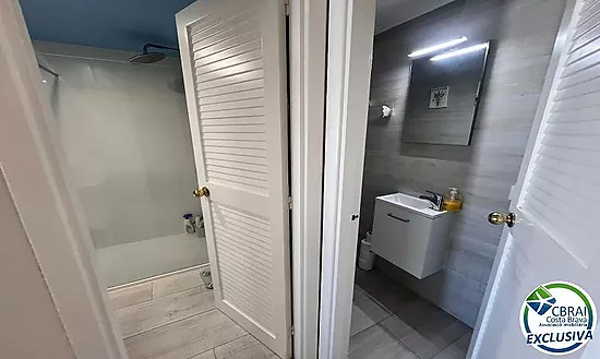 PORT GREC Appartement exclusif rénové avec vue panoramique sur la mer et le canal