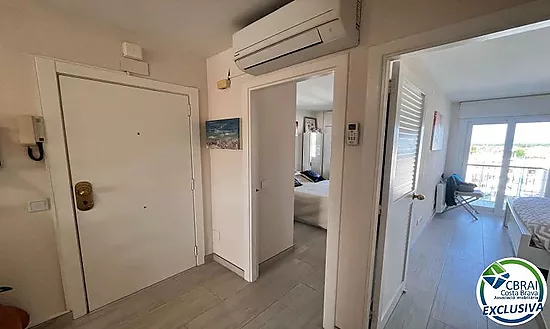 PORT GREC Appartement exclusif rénové avec vue panoramique sur la mer et le canal
