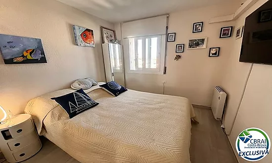 PORT GREC Appartement exclusif rénové avec vue panoramique sur la mer et le canal