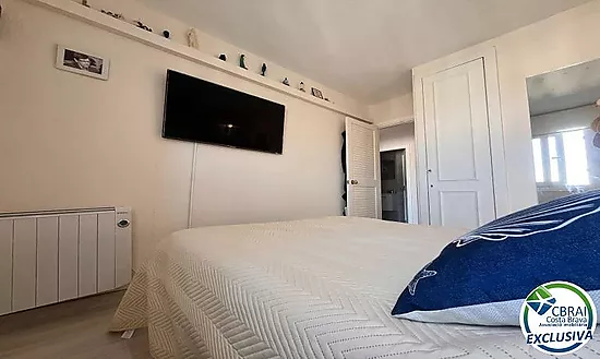 PORT GREC Appartement exclusif rénové avec vue panoramique sur la mer et le canal