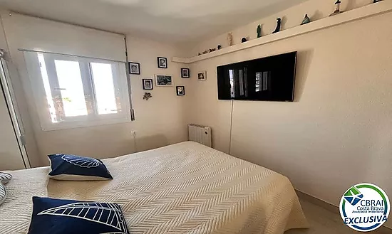 PORT GREC Appartement exclusif rénové avec vue panoramique sur la mer et le canal
