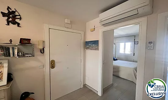 PORT GREC Appartement exclusif rénové avec vue panoramique sur la mer et le canal