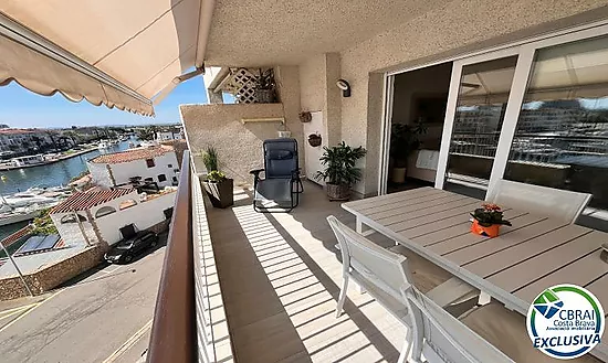 PORT GREC Appartement exclusif rénové avec vue panoramique sur la mer et le canal