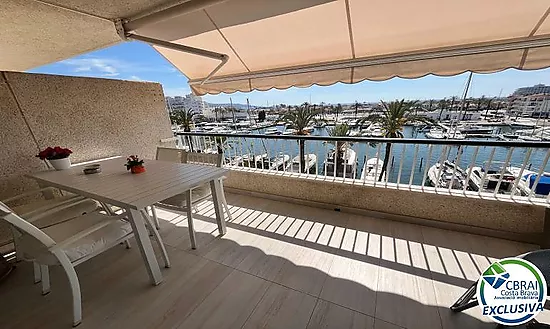 PORT GREC Appartement exclusif rénové avec vue panoramique sur la mer et le canal