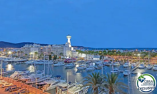 PORT GREC Appartement exclusif rénové avec vue panoramique sur la mer et le canal