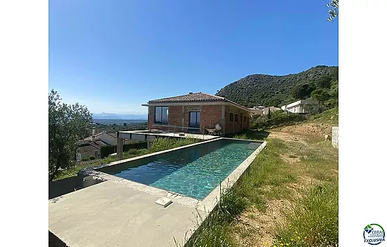Gran casa moderna en construcción en Els Olivars. Una oportunidad única para personalizar su viviend