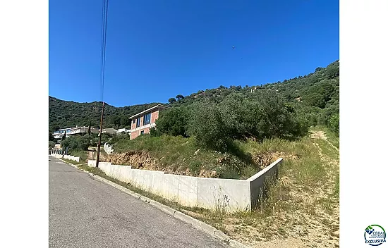 Gran casa moderna en construcción en Els Olivars. Una oportunidad única para personalizar su viviend