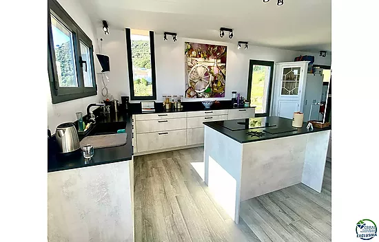Gran casa moderna en construcción en Els Olivars. Una oportunidad única para personalizar su viviend