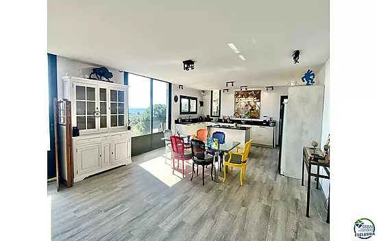 Gran casa moderna en construcción en Els Olivars. Una oportunidad única para personalizar su viviend