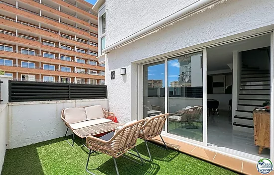 Casa con amarres 8x3 en Santa Margarita - Roses