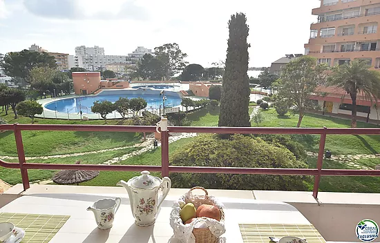 Appartement avec licence touristique à Santa Margarita, Roses, avec terrasse et piscines communautai