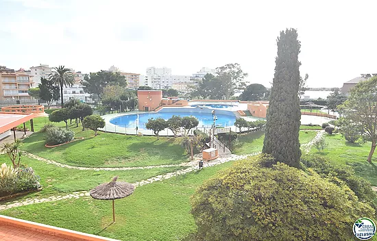Appartement avec licence touristique à Santa Margarita, Roses, avec terrasse et piscines communautai