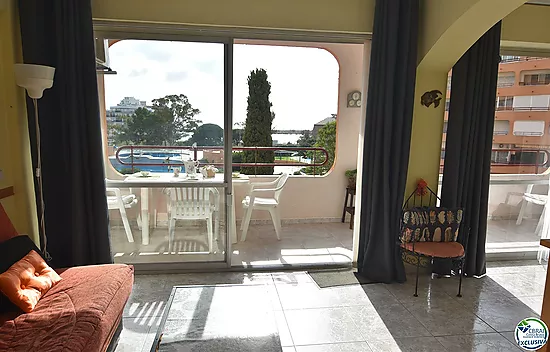 Appartement avec licence touristique à Santa Margarita, Roses, avec terrasse et piscines communautai