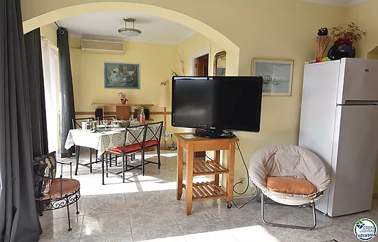 Appartement avec licence touristique à Santa Margarita, Roses, avec terrasse et piscines communautai
