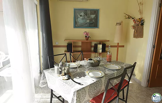 Appartement avec licence touristique à Santa Margarita, Roses, avec terrasse et piscines communautai