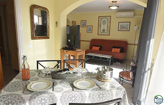 Appartement avec licence touristique à Santa Margarita, Roses, avec terrasse et piscines communautai