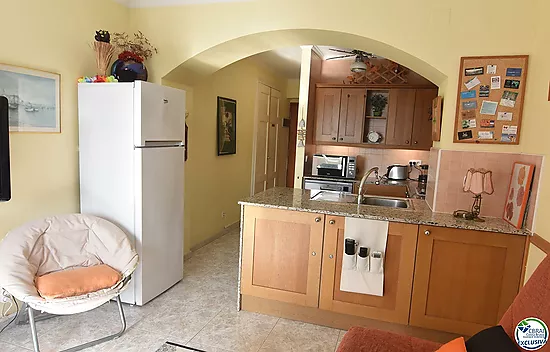 Appartement avec licence touristique à Santa Margarita, Roses, avec terrasse et piscines communautai