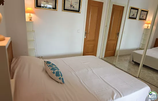 Appartement avec licence touristique à Santa Margarita, Roses, avec terrasse et piscines communautai
