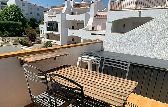 Bonito piso en Jardins Roses con piscina comunautaria