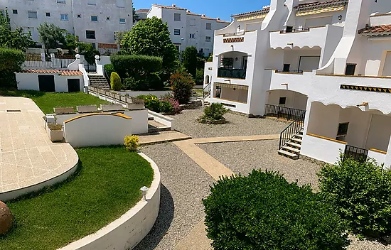 Bonito piso en Jardins Roses con piscina comunautaria