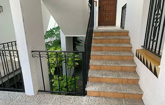 Bonito piso en Jardins Roses con piscina comunautaria