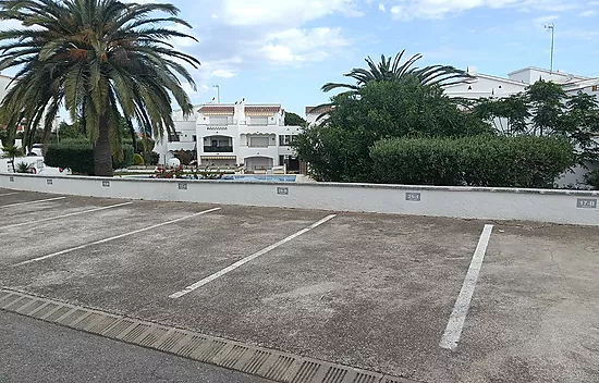 Bonito piso en Jardins Roses con piscina comunautaria