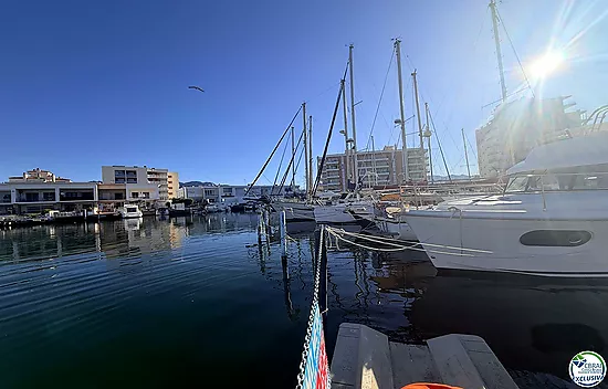 4 x 12 m mooring for both sailing and motor boats.