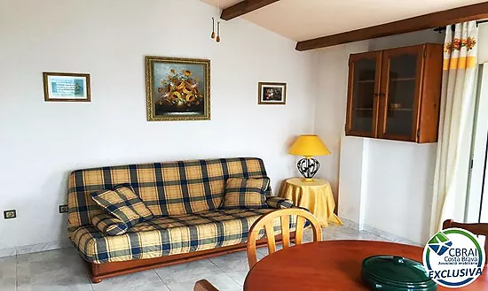 Appartement au dernier étage avec terrasse spacieuse à vendre à Santa Margarita Roses