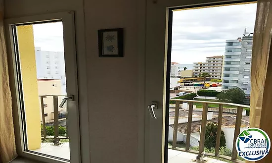 Appartement au dernier étage avec terrasse spacieuse à vendre à Santa Margarita Roses