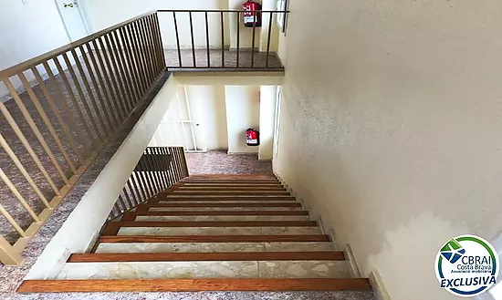 Appartement au dernier étage avec terrasse spacieuse à vendre à Santa Margarita Roses