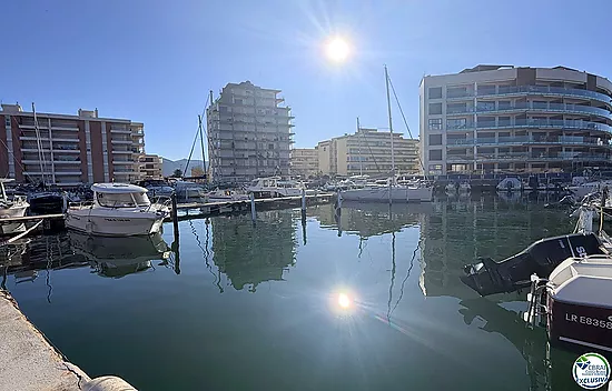 Amarrage de 3 x 8 mètres, pour bateau à voile ou à moteur.