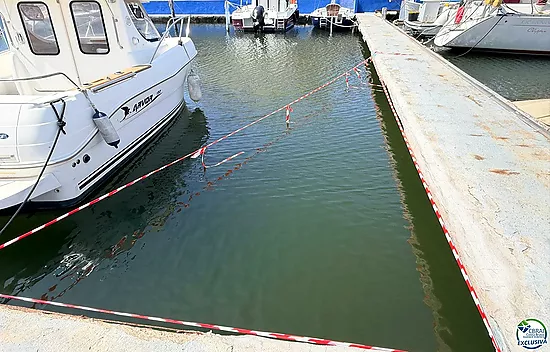 Amarrage de 3 x 8 mètres, pour bateau à voile ou à moteur.