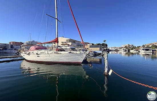 Amarrage de 3 x 8 mètres, pour bateau à voile ou à moteur.
