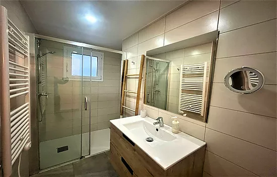 REFURBISHED APARTMENT WITH SEA VIEW & TOURIST LICENSE