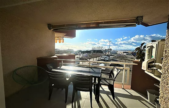 REFURBISHED APARTMENT WITH SEA VIEW & TOURIST LICENSE