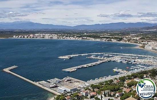 REFURBISHED APARTMENT WITH SEA VIEW & TOURIST LICENSE